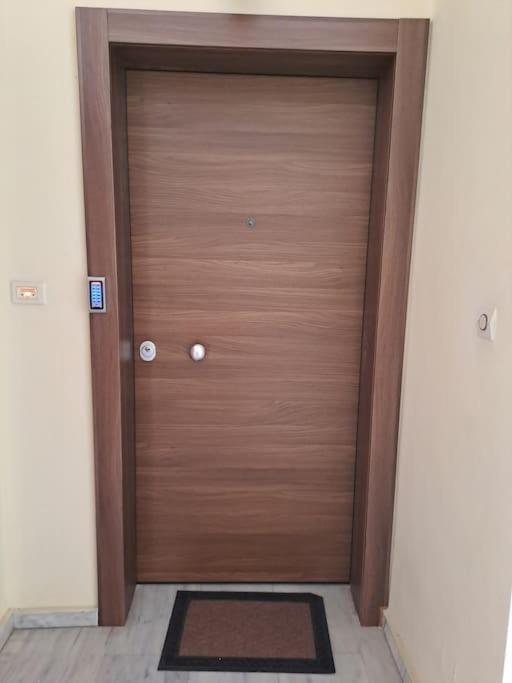 Δίπλα Στο Πάρκο Apartment Kalamata Exterior foto