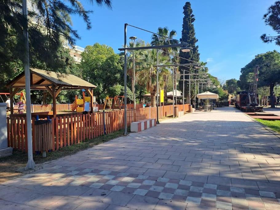 Δίπλα Στο Πάρκο Apartment Kalamata Exterior foto